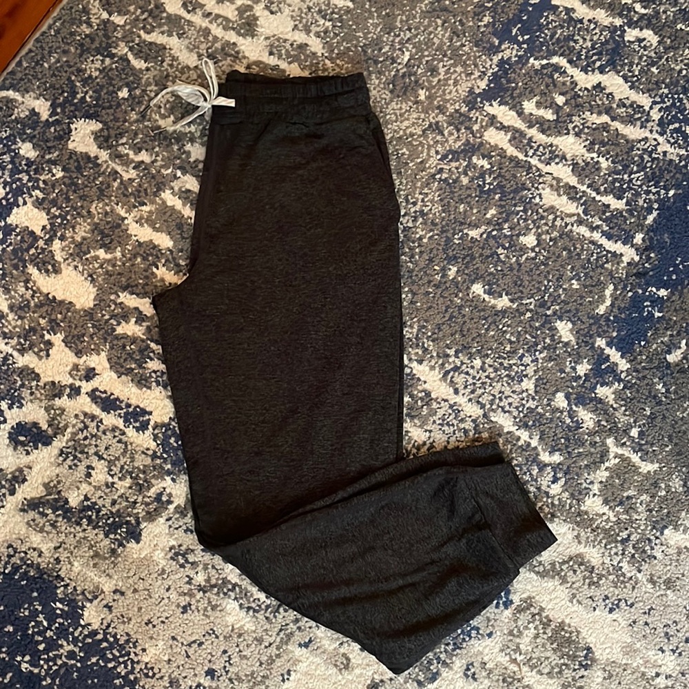 Vuori Performance Jogger Size Small